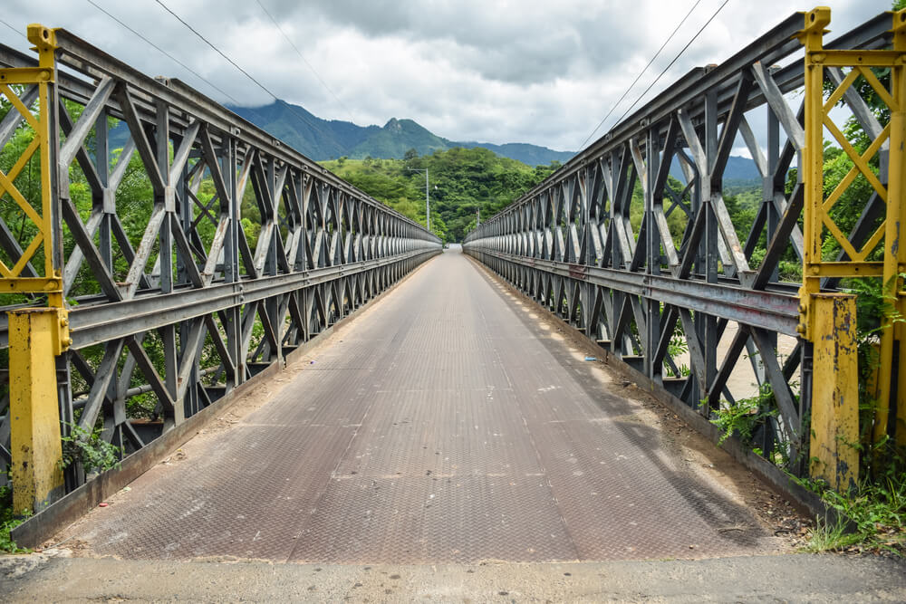 bridge over the Honduras El Salvador border