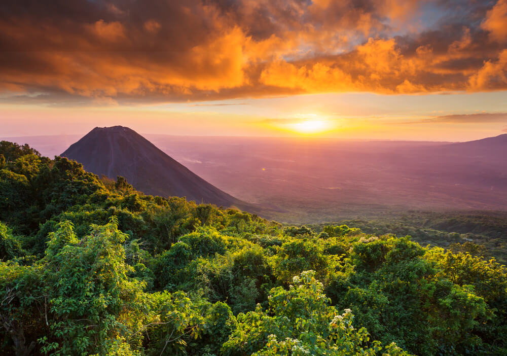 Complete Guide To The Guatemala El Salvador Border - Bookaway