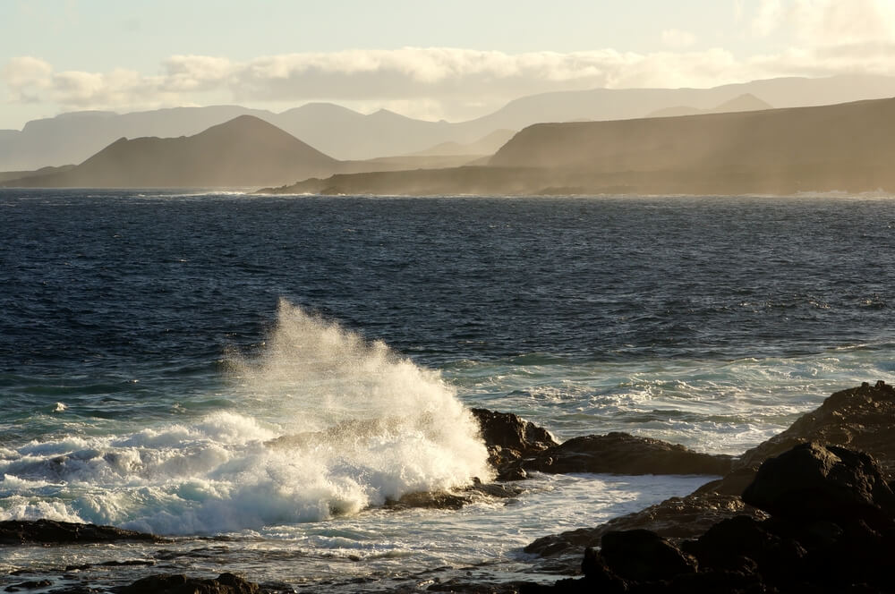 shore view Montana Teneza in Lanzarote 