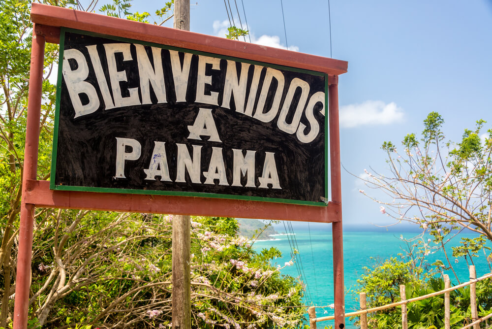 welcome to Panama sign