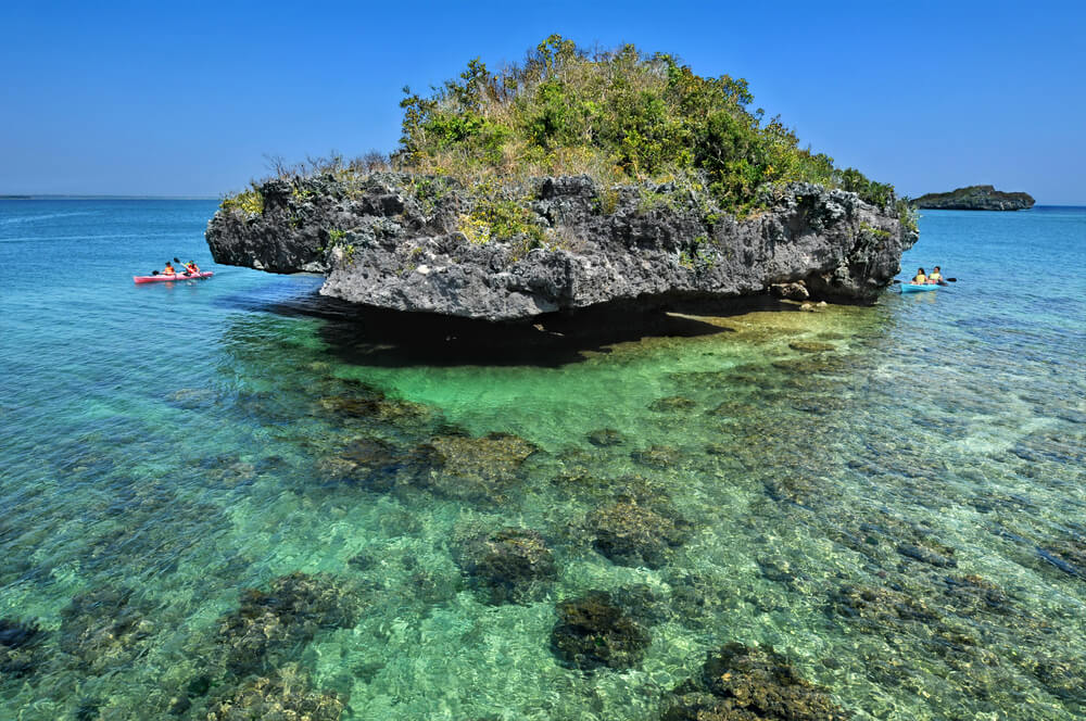 Hundred Islands kayakers in Philippines