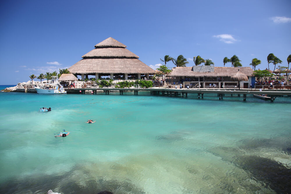 snorkelers of Xcaret