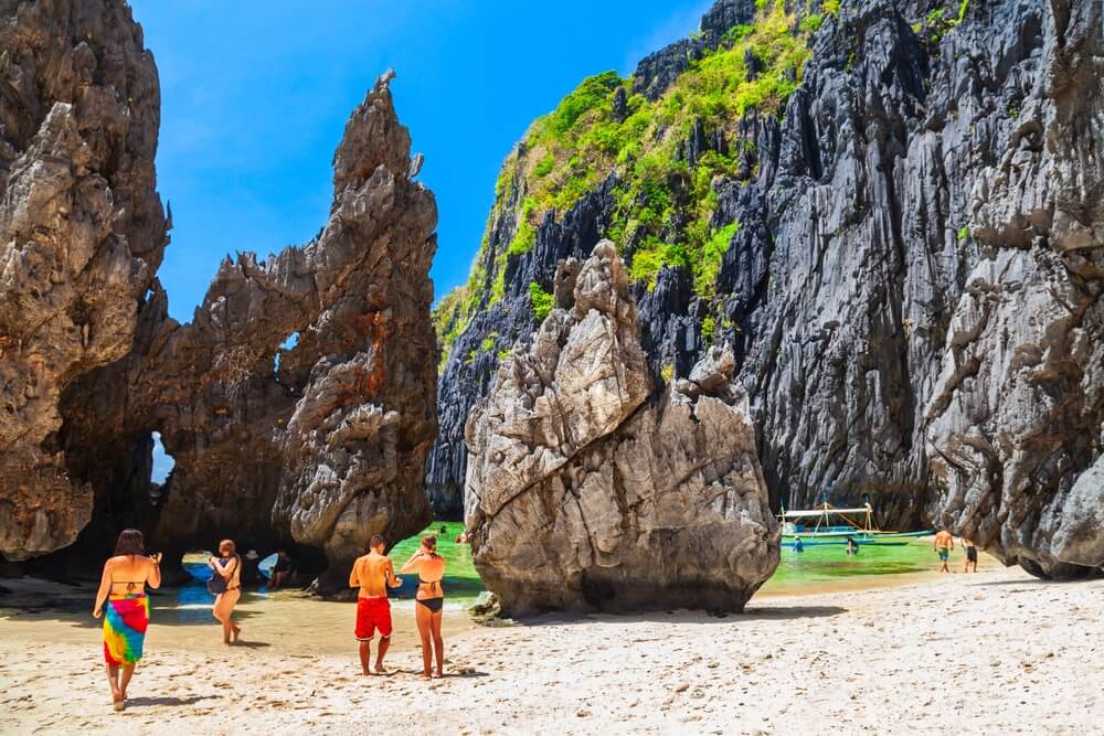 people in El Nido