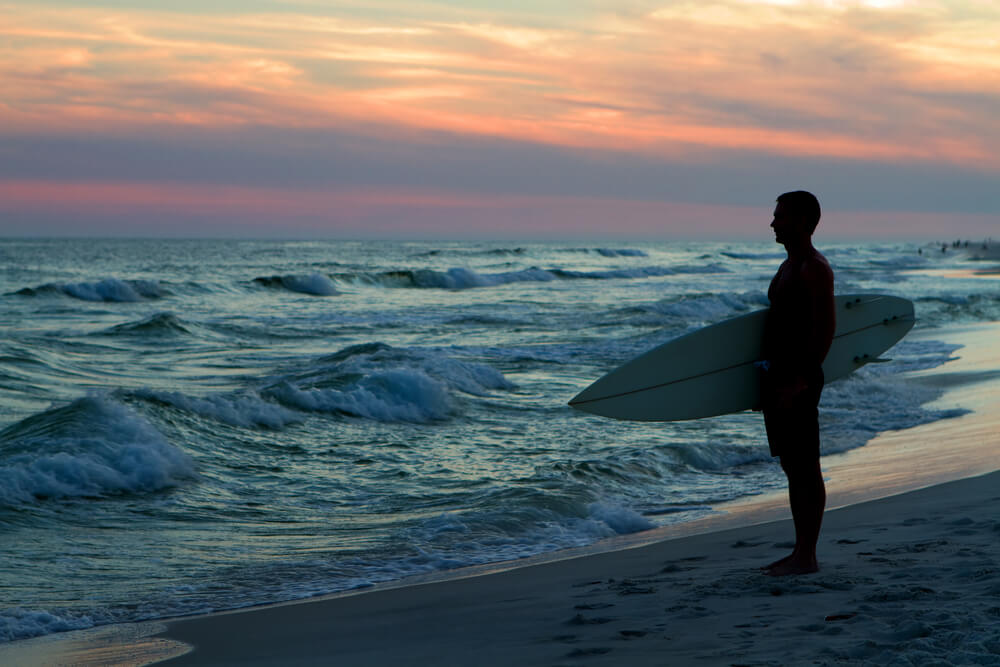 surfer looking at the surf