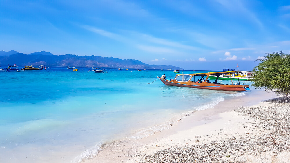 Gili Air with boat