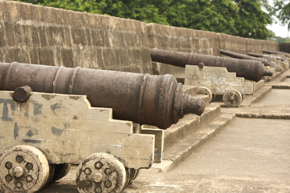 row of canons in Manila old town